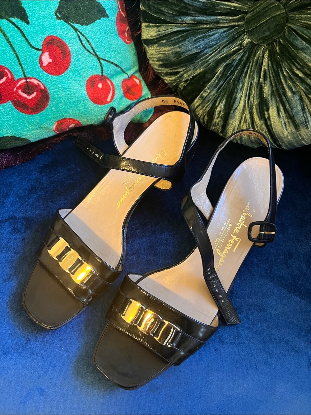 Vintage Salvatore Ferragamo Boutique Black Patent Leather Sandals – Size 9½ A2